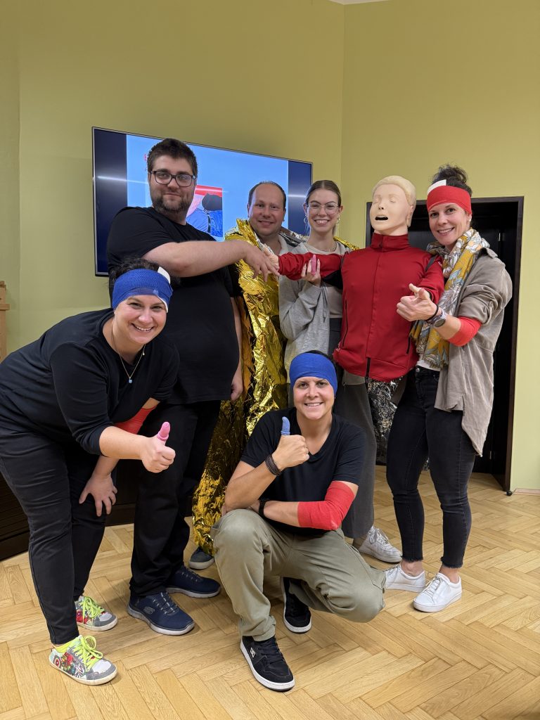 Gruppenfoto der Teilnehmer beim Erste Hilfe Kurs