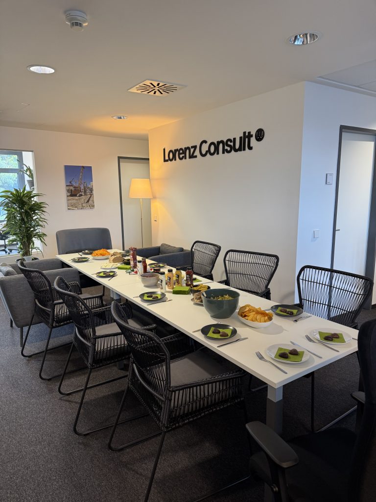 gedeckter Tisch beim Sommergrillen Wien